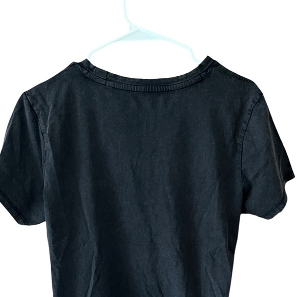 New GUESS Womens Rocker Rose Heart Lace-Up Graphic Tee Black Floral Print Sze M - Picture 7 of 13